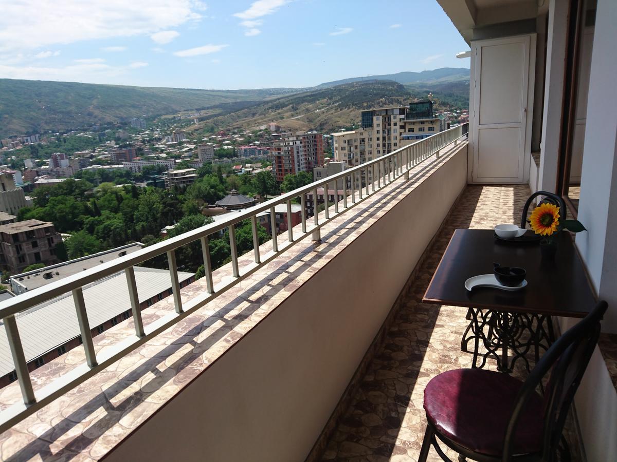 Spacious 2 Bedroom Apartment Tbilisi Esterno foto